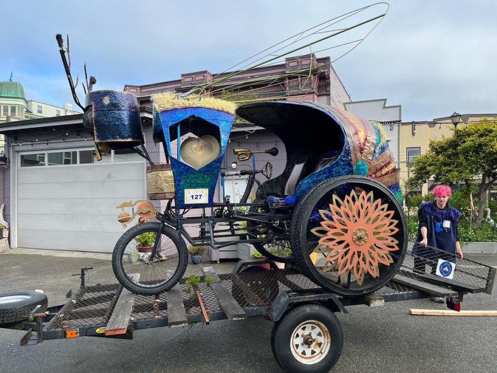 Kinetic sculpture, The Knights Who Say Bee used one of our King of the Road bulb horns in this year's race.